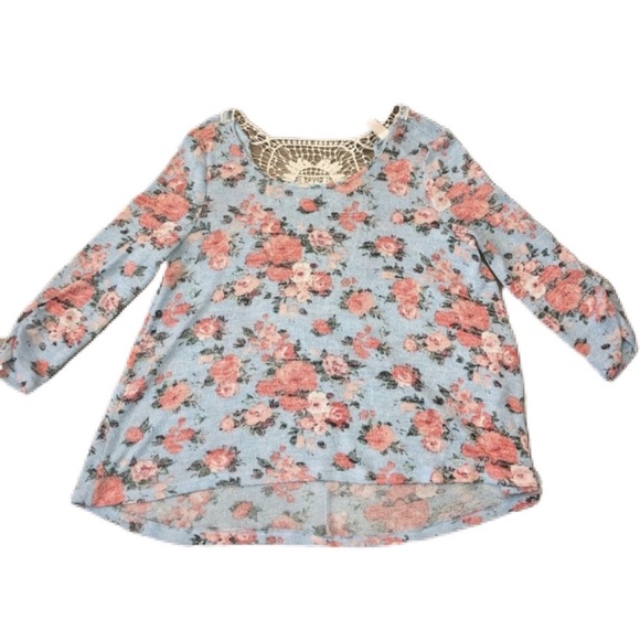 ROSE PRINTED MID-SLEEVE BLOUSE - Picture 1 of 4